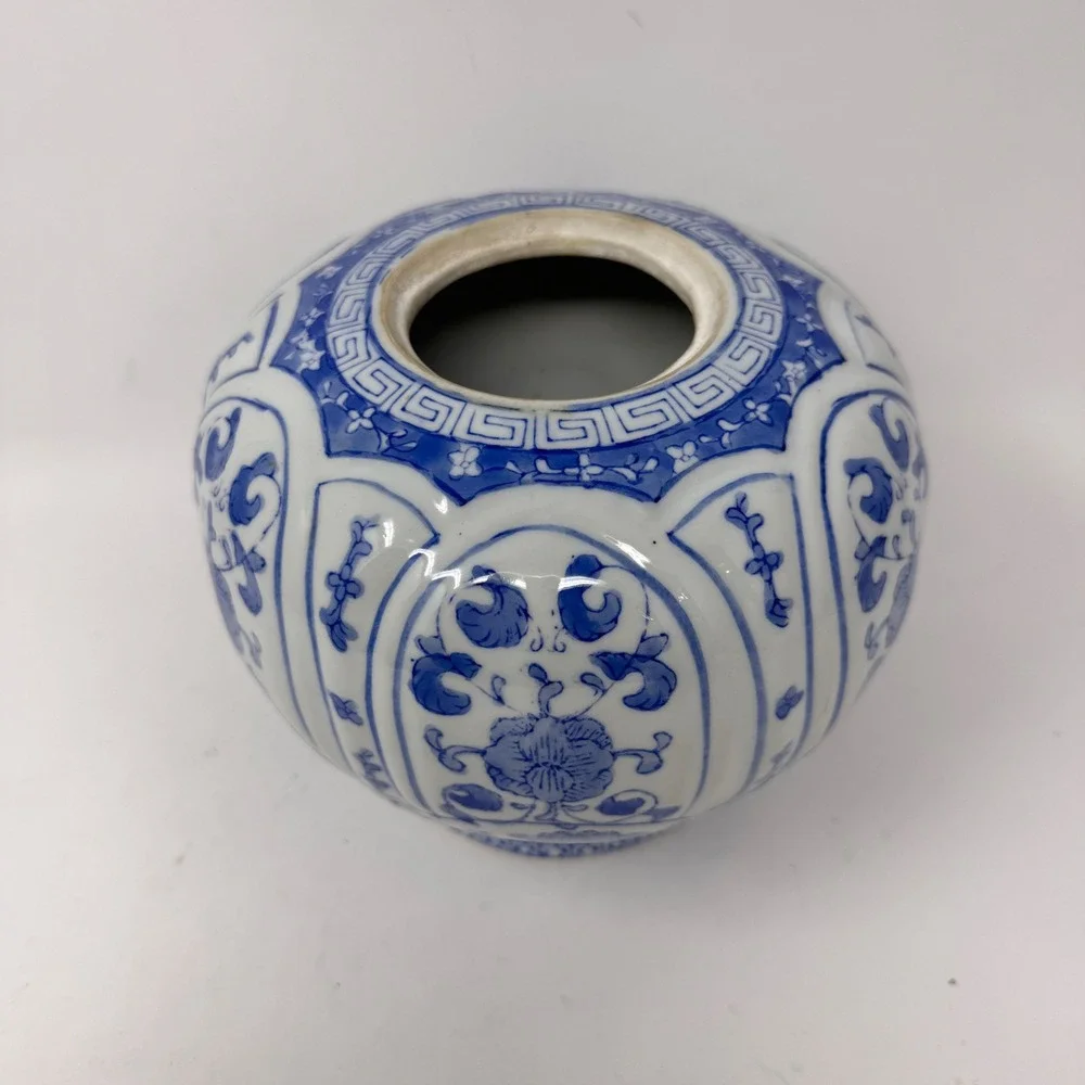 Blue & White Chinoiserie Porcelain Ginger Jar Floral Motif